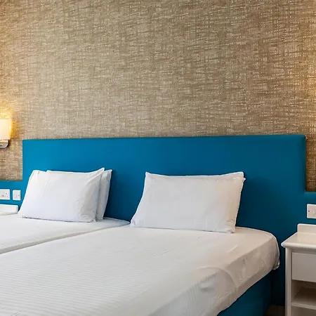 Pergola & Hotel 4*