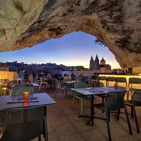Pergola & Hotel 4*
