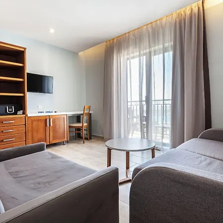 Pergola & 4* Mellieħa