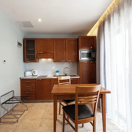 Hotel Pergola & 4*
