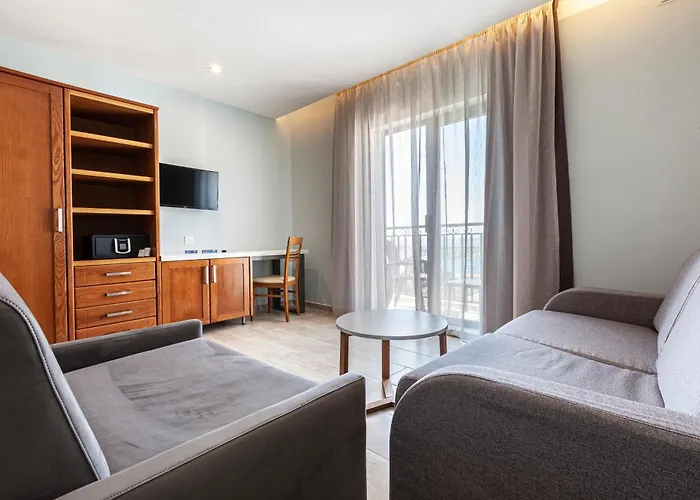 Pergola & 4* Mellieħa